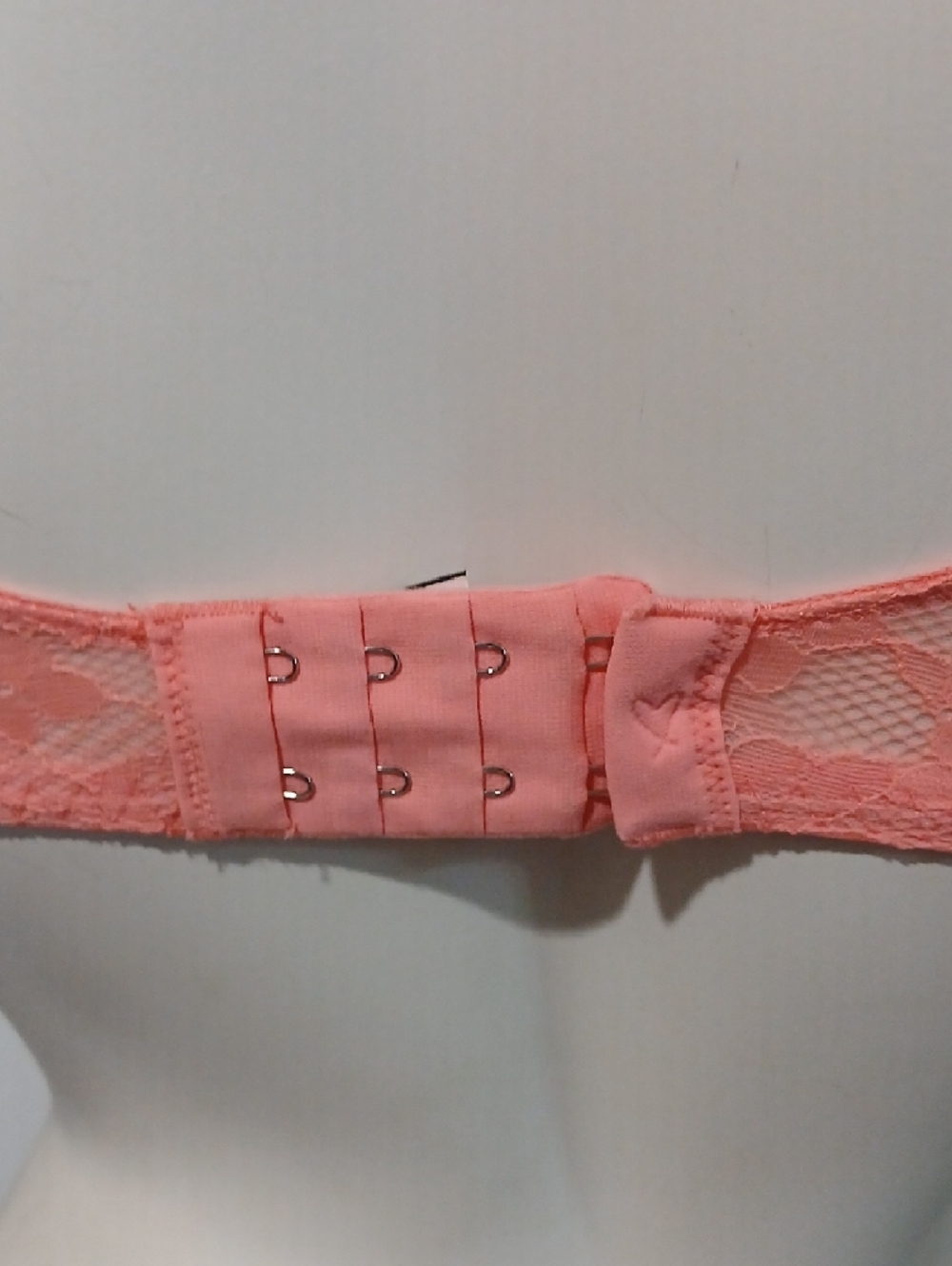 Victoria's Secret Dream Angels Push Up Lace W/O Padding Bra in Coral Peachy Pink - Picture 7 of 16